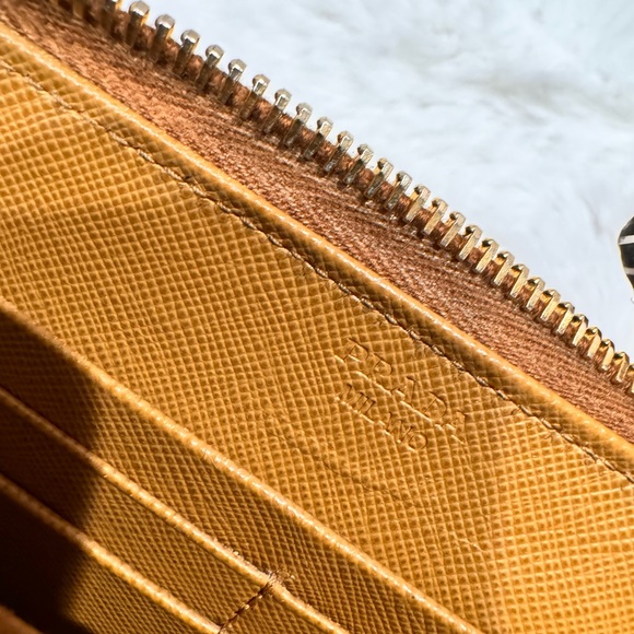 Prada Saffiano leather long wallet metal embossed - Picture 11 of 16